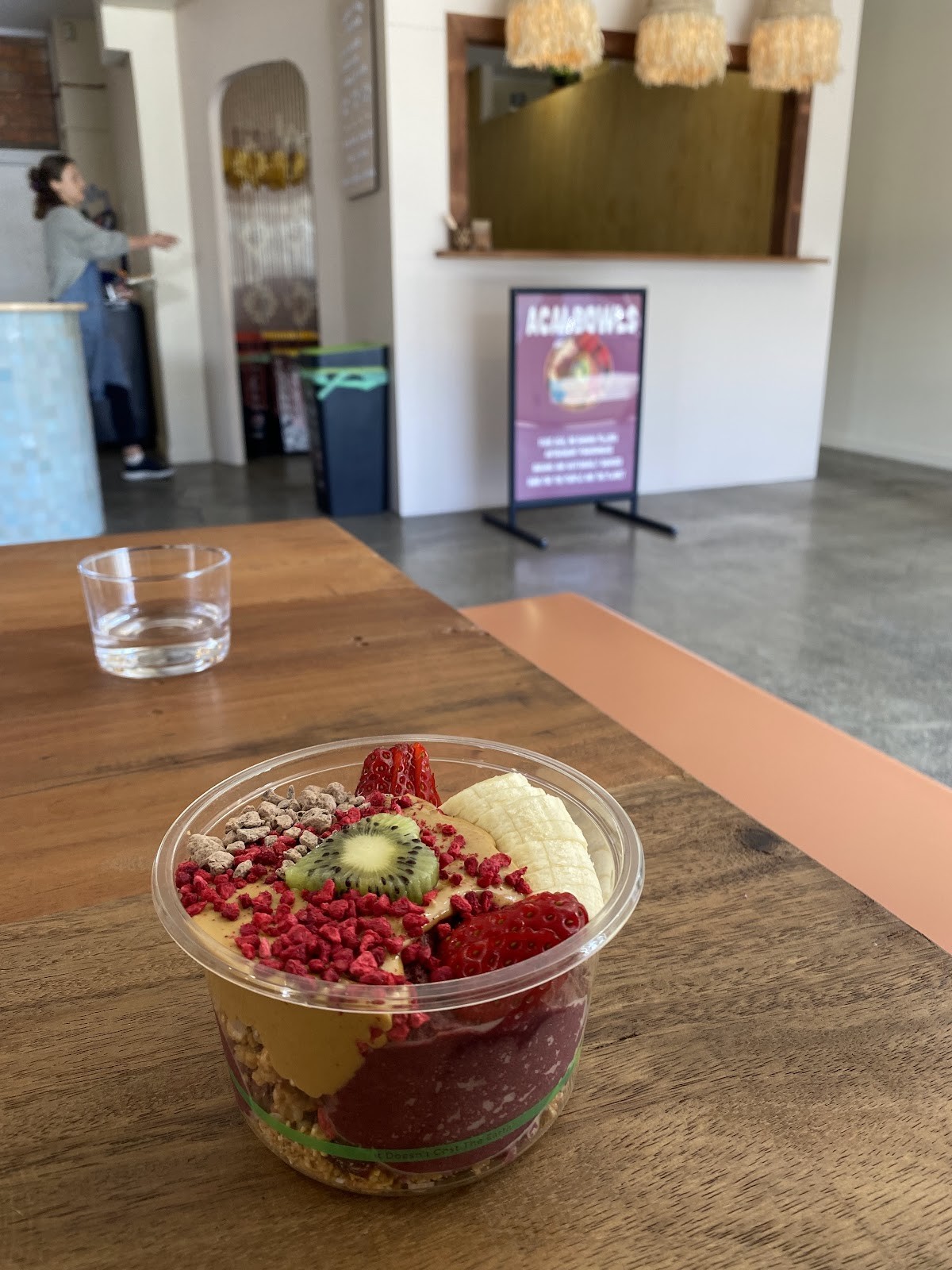 Lulu's Neighbourhood Bowls: food & drinks