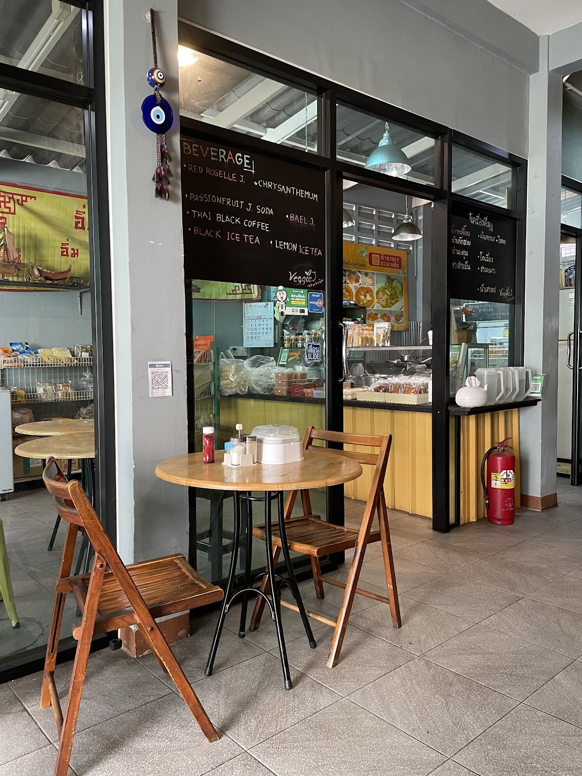 VeggieJ อาหารเจสะพานหัน: the place