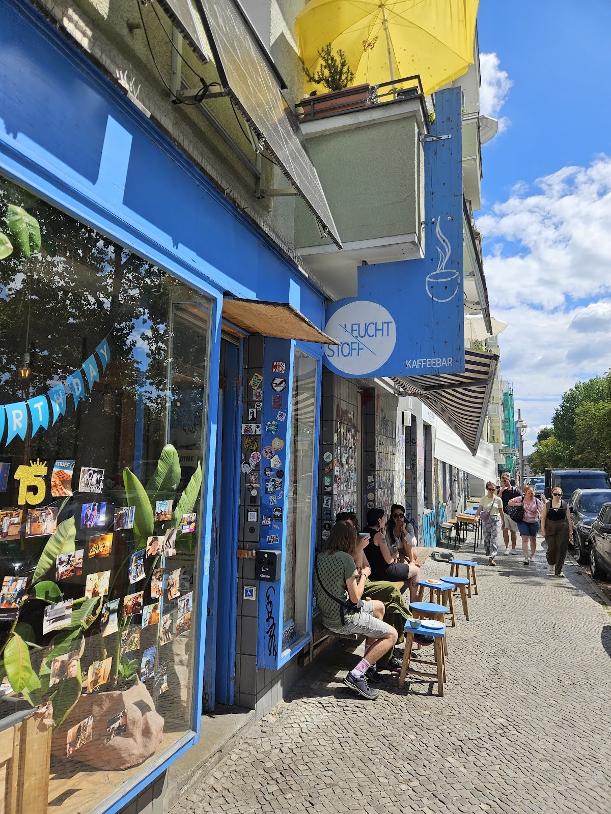 Leuchtstoff - Kaffeebar und Bakery: the place