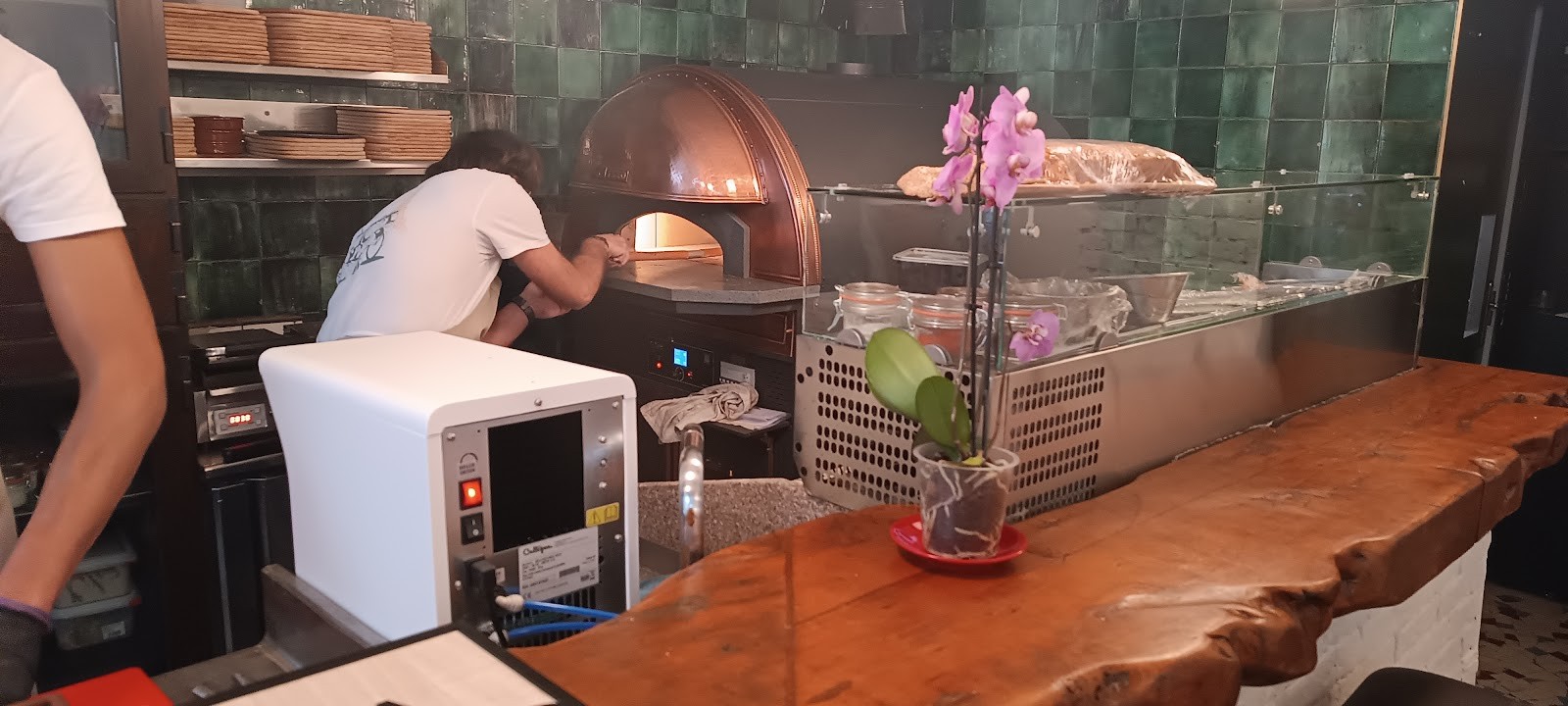 SESAME- LA KAAKE LIBANAISE: the place