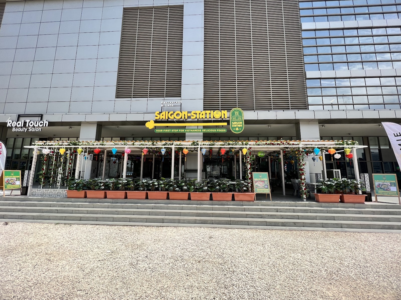 Saigon Station Restaurant: the place