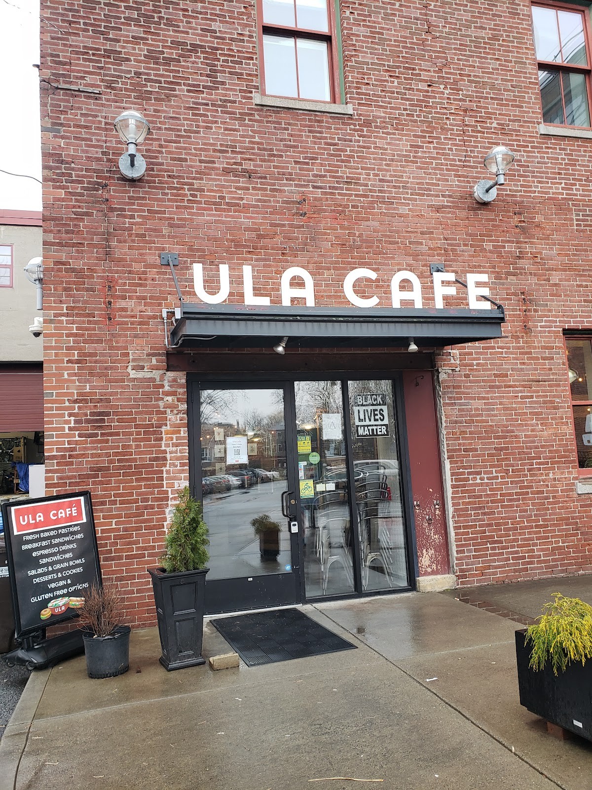 Ula Café: the place