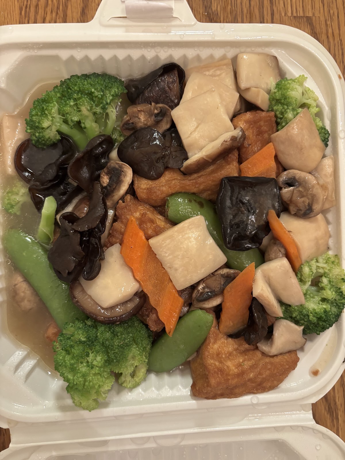 Enjoy Vegetarian Restaurant: food & drinks