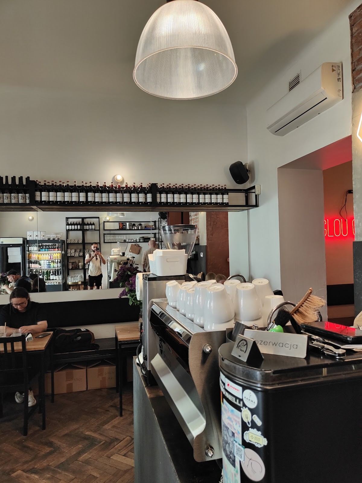 SZCZAPY - Pizza & Wine: the place
