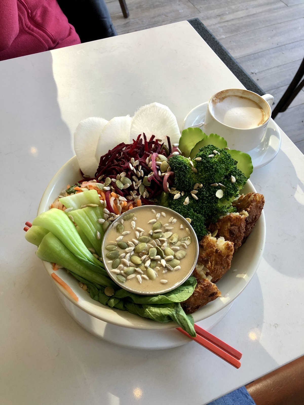 Aux Vivres Westmount: food & drinks