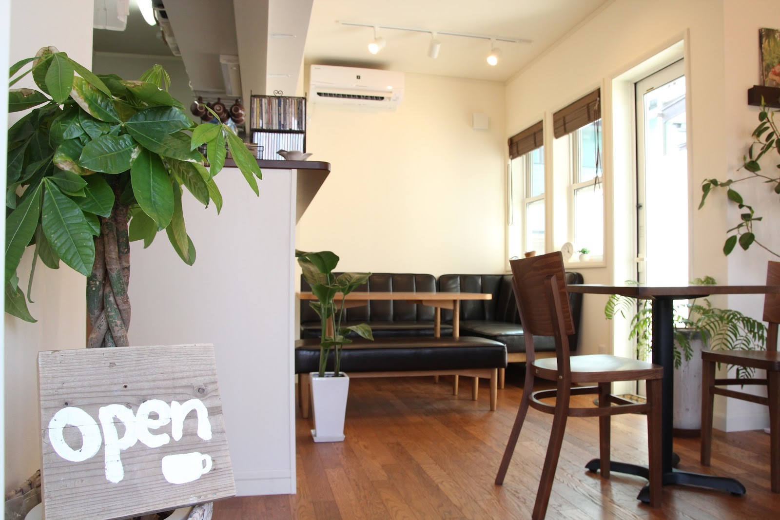 Cafe 5884: the place