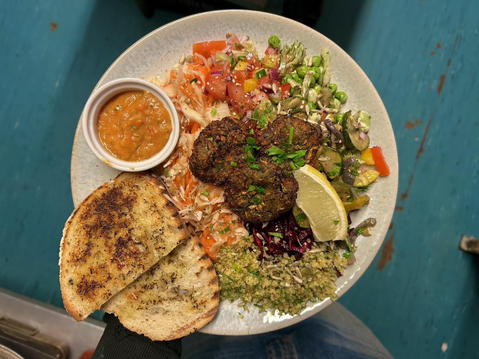 Be Natural Kitchen: food & drinks