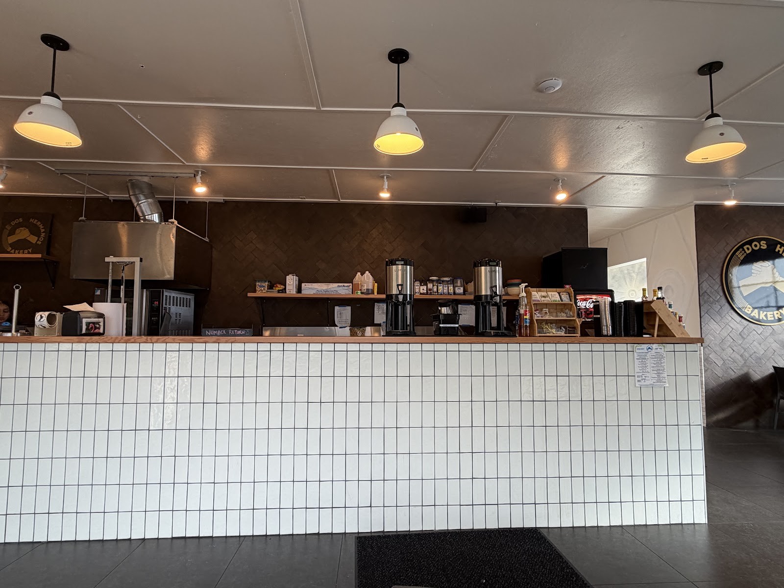 Dos Hermanos Cafe: the place
