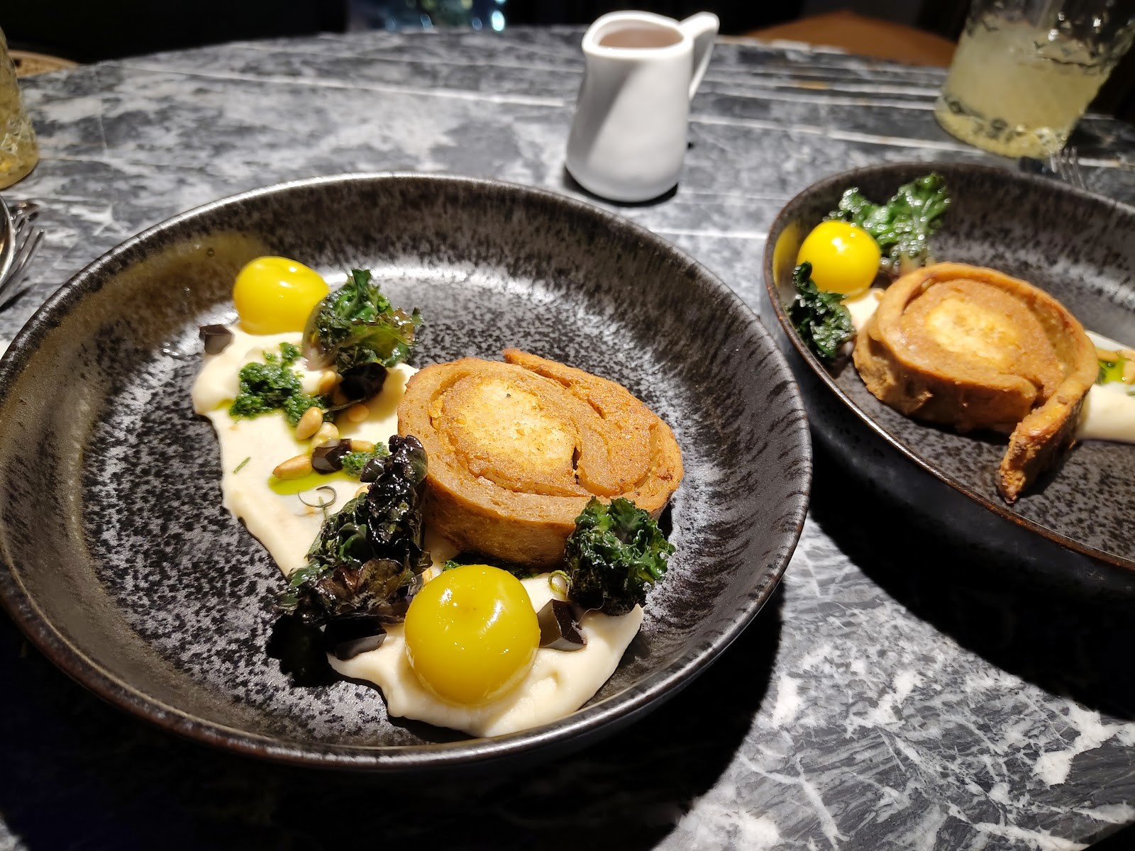 Vaust Bar & Restaurant: food & drinks