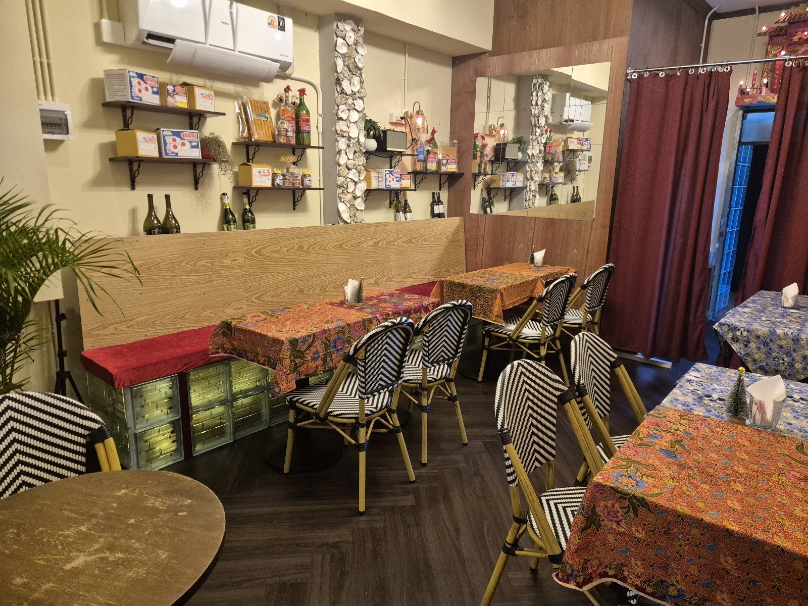 Yellow Curry Studio | แกงเหลืองสตูดิโอ: the place