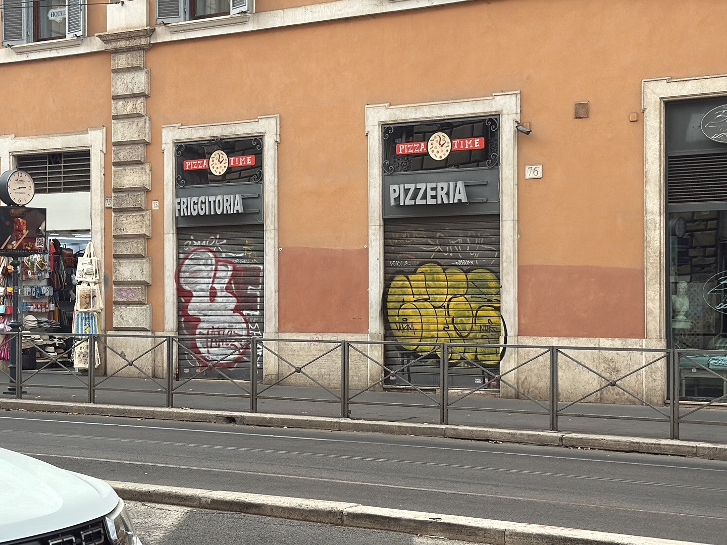 Pizza Time: the place