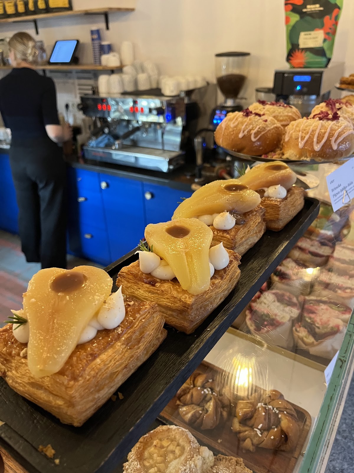 eter — vegan bakery & speciality coffee: food & drinks