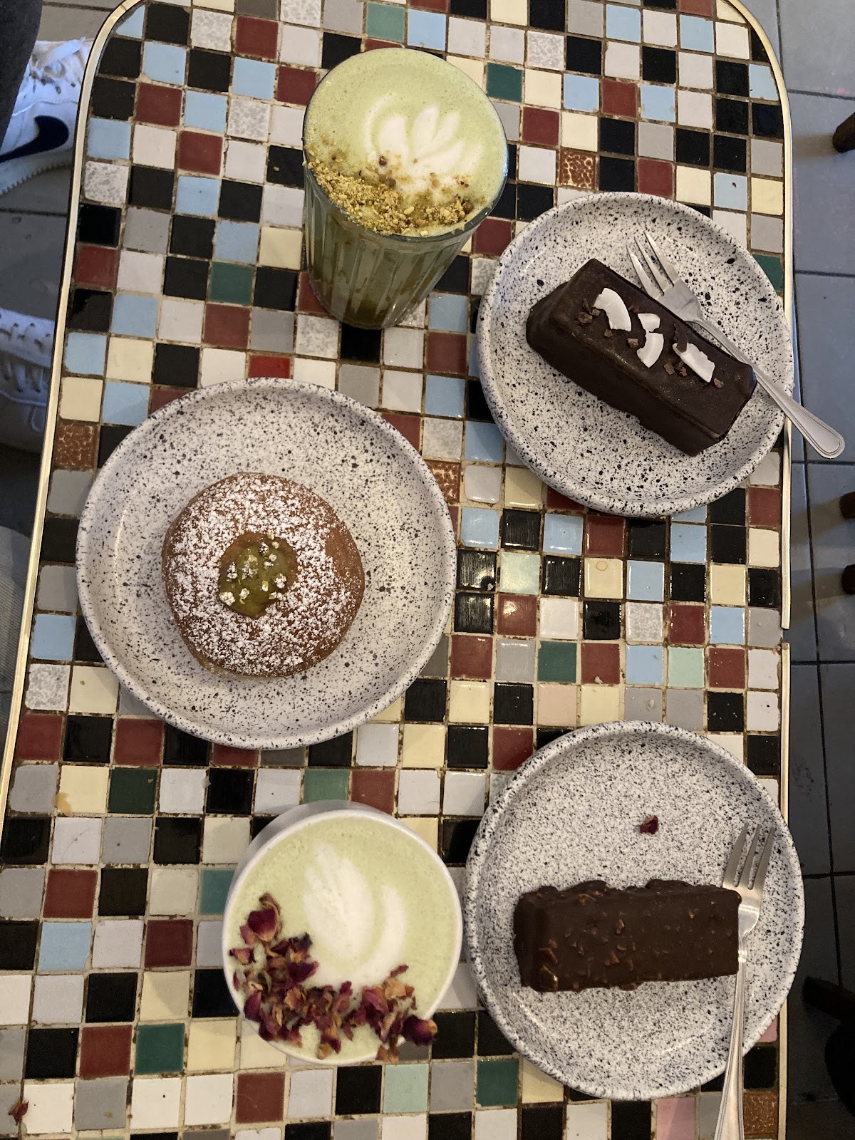 eter — vegan bakery & speciality coffee: food & drinks