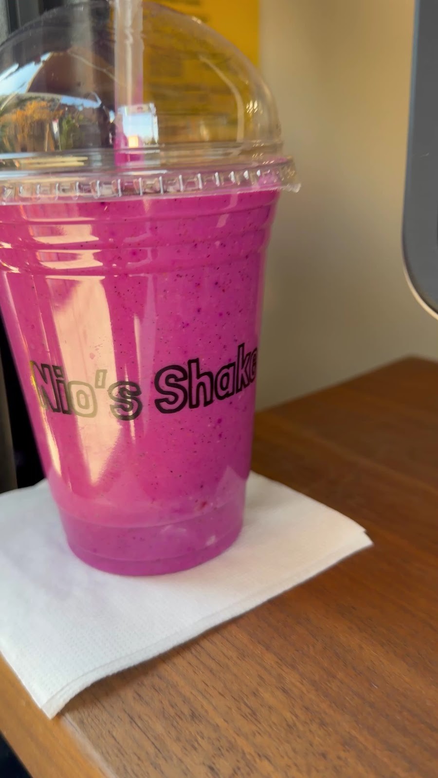 Nio's Shake: food & drinks