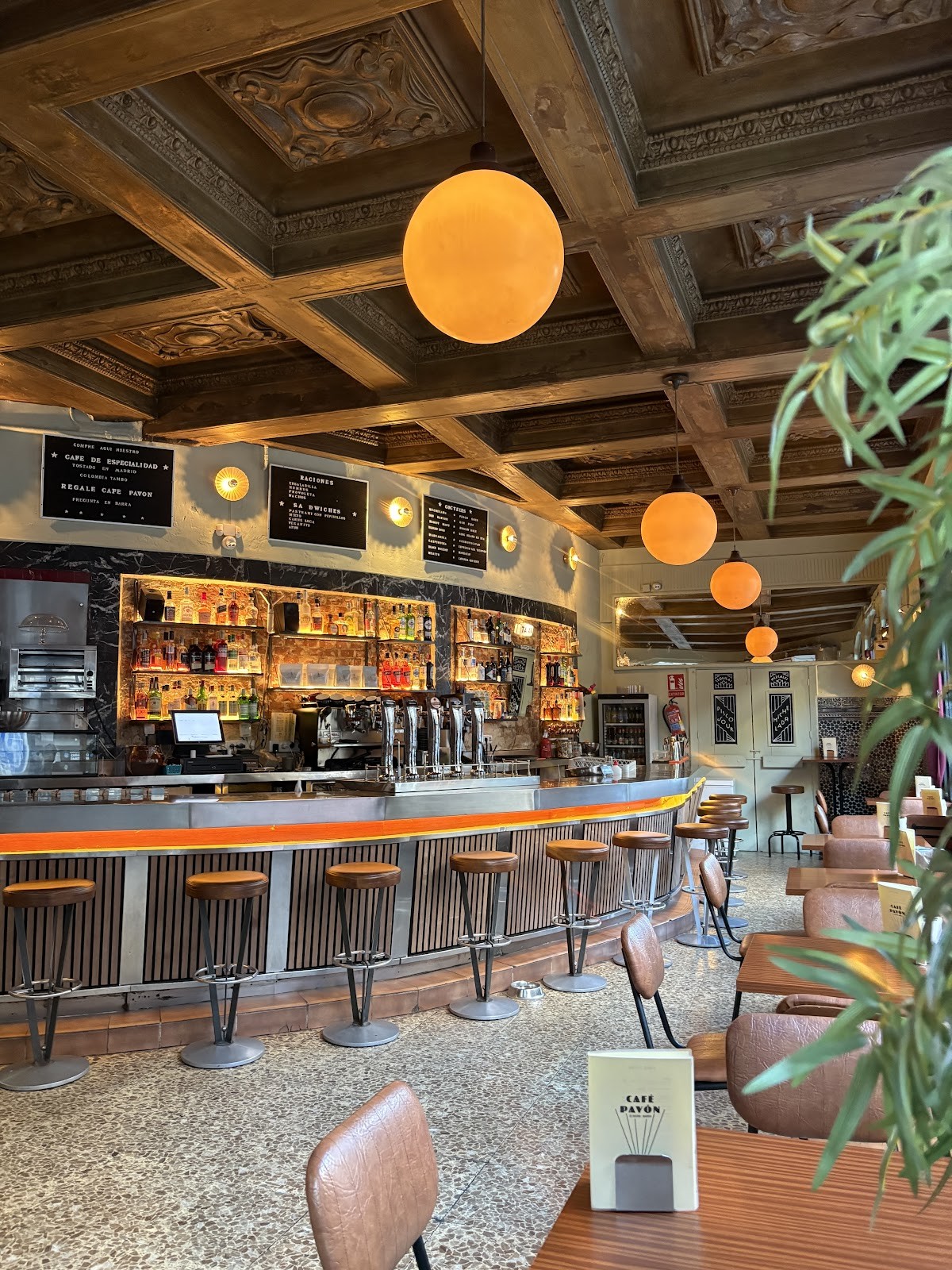 Café Pavón: the place