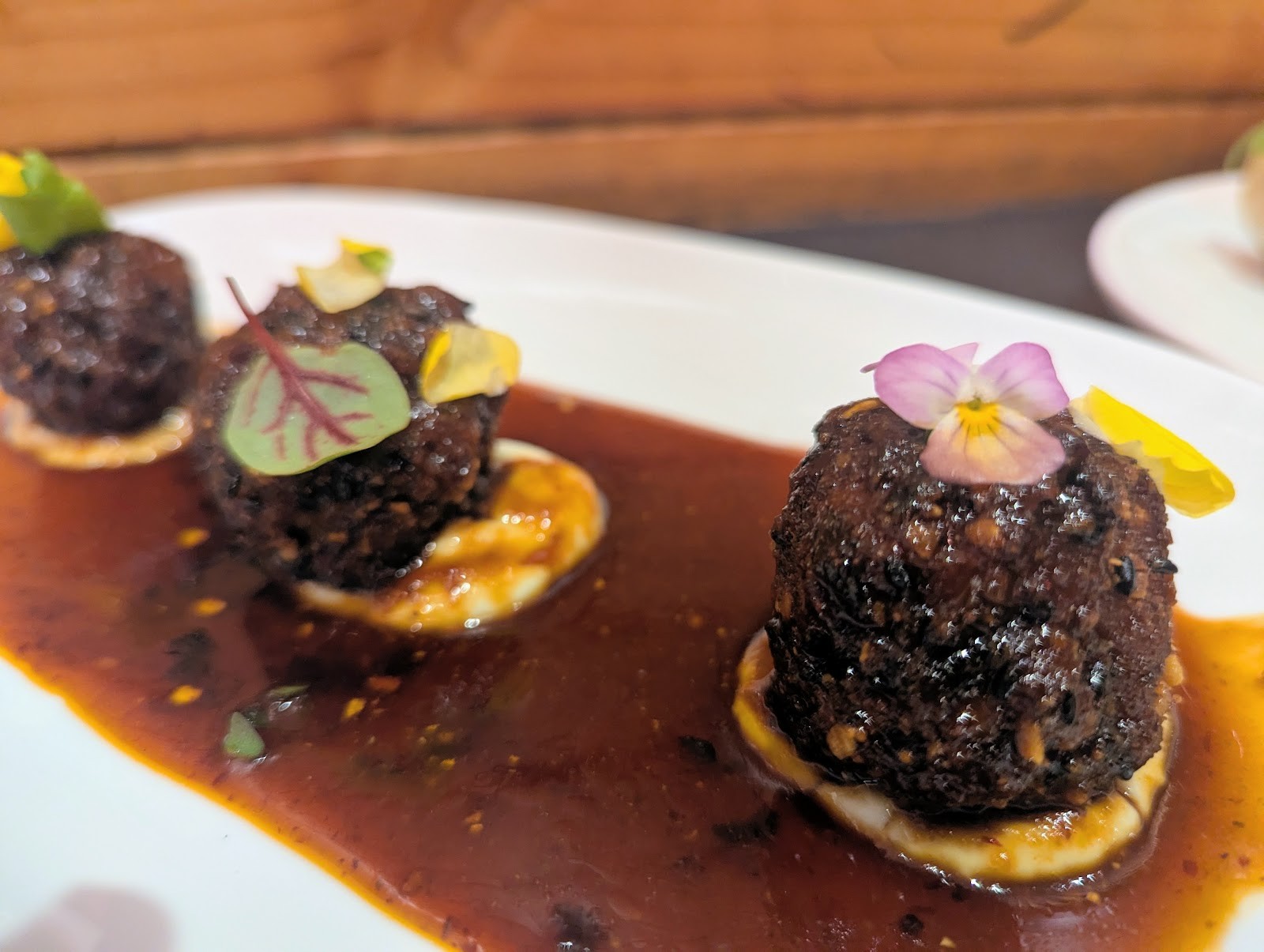 Yulli's: food & drinks
