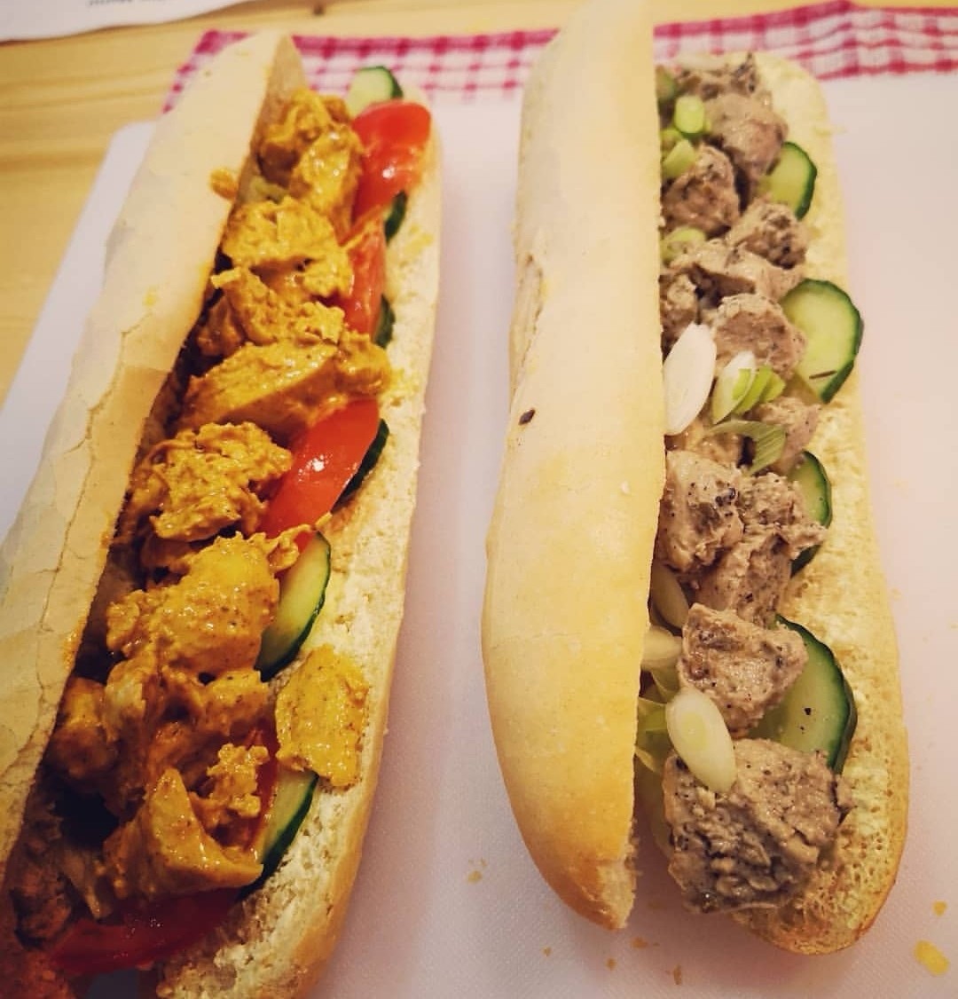 Aubergine Café: food & drinks