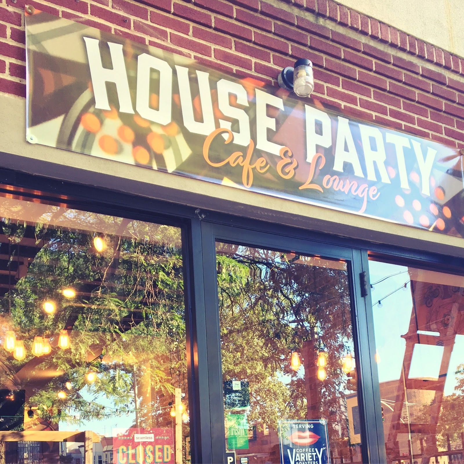 House Party Cafe & Lounge: the place