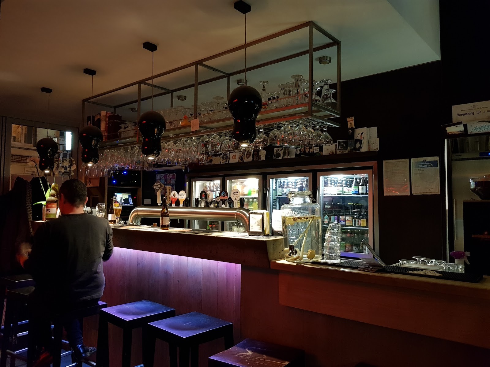 Café de Loge: the place