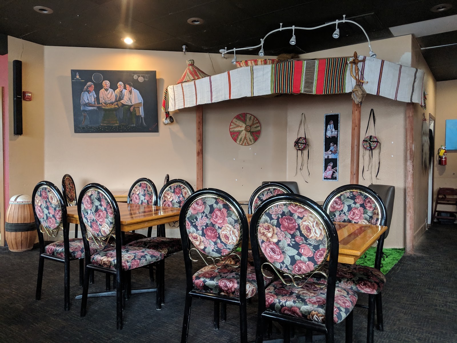 Enat Kitchen Restaurant: the place