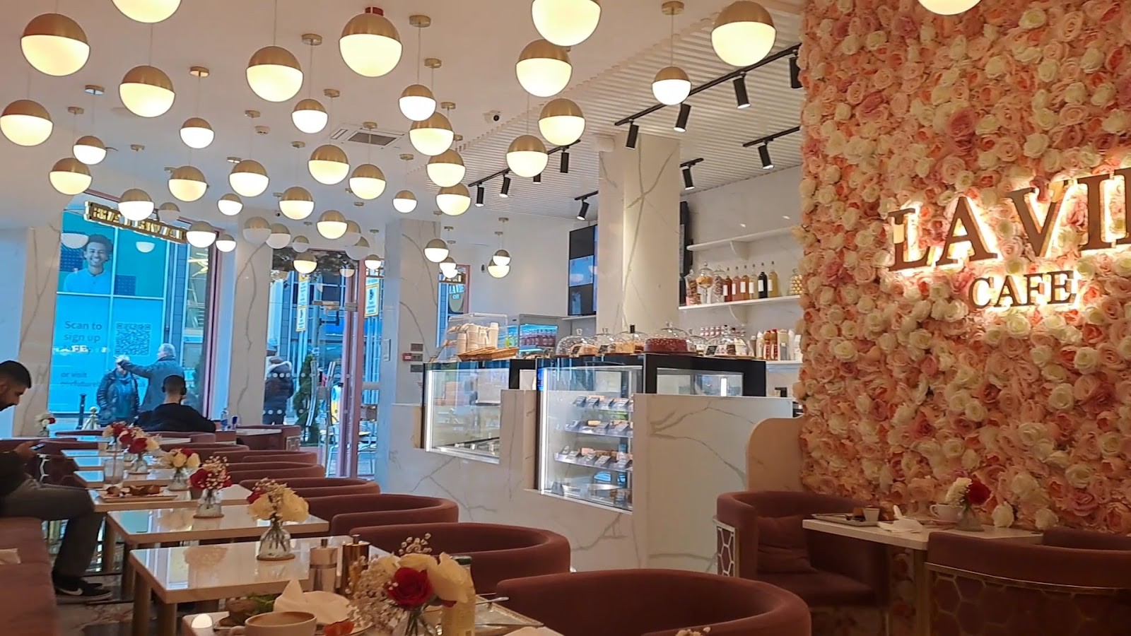 La Vie Cafe Manchester: the place