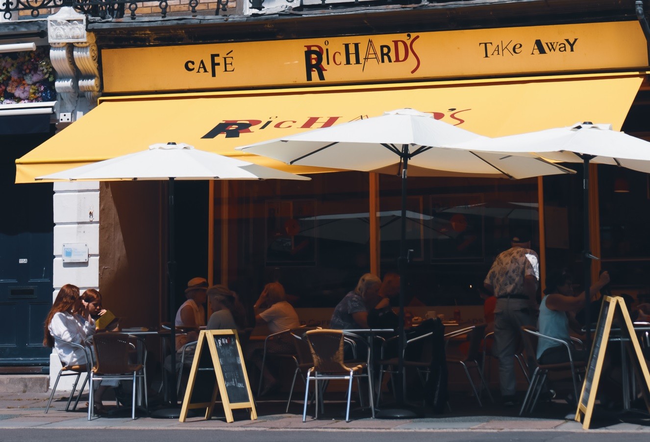 Richard's Cafe: the place