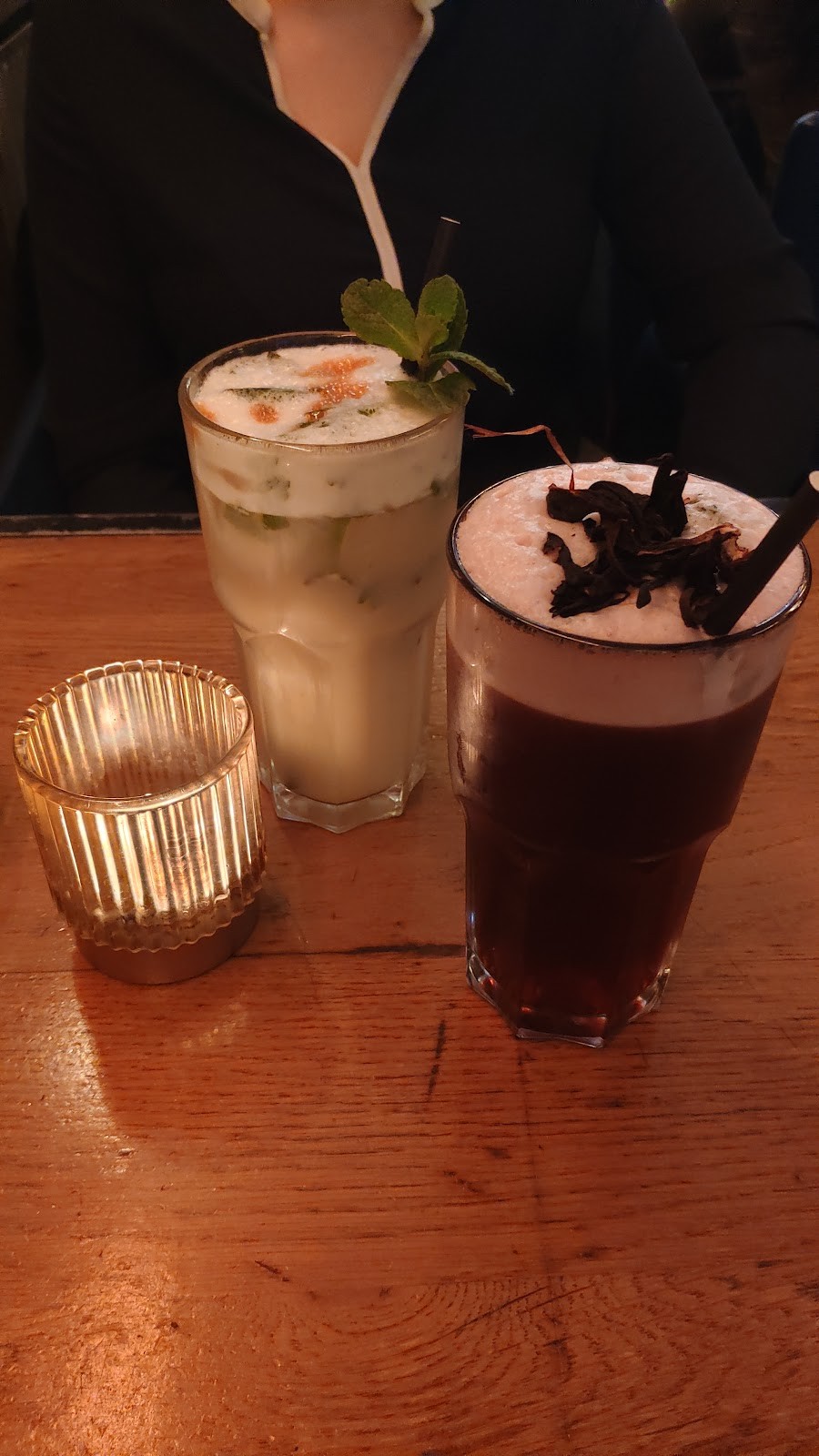 Restaurant L'Embuscade Paris 9: food & drinks