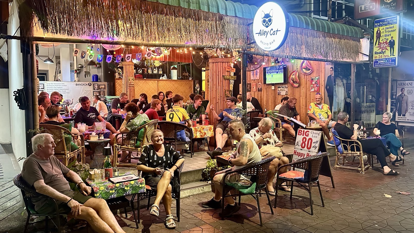 Alley Cat Resto Bar: the place