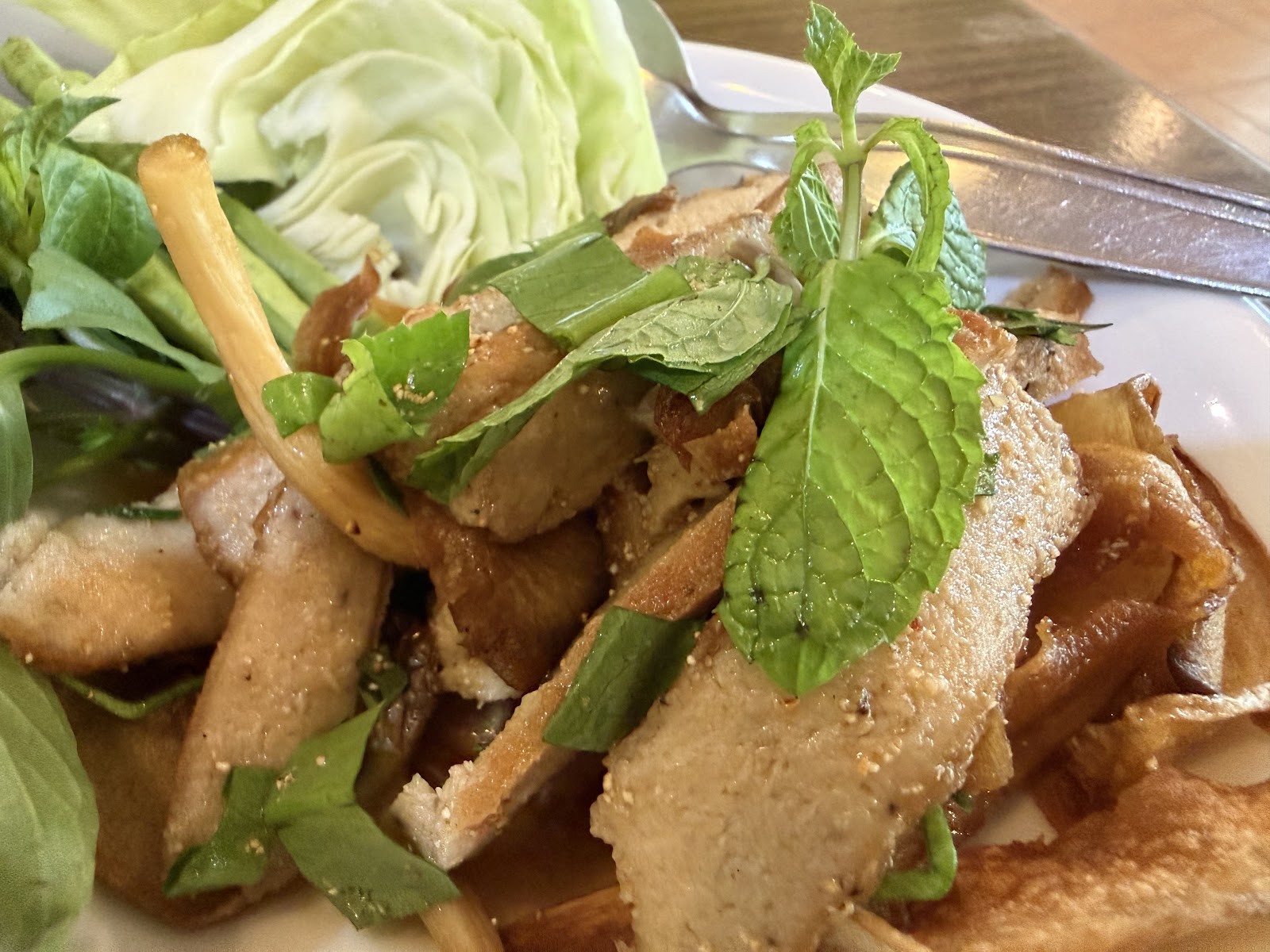 Loving Hut Ramintra 51: food & drinks