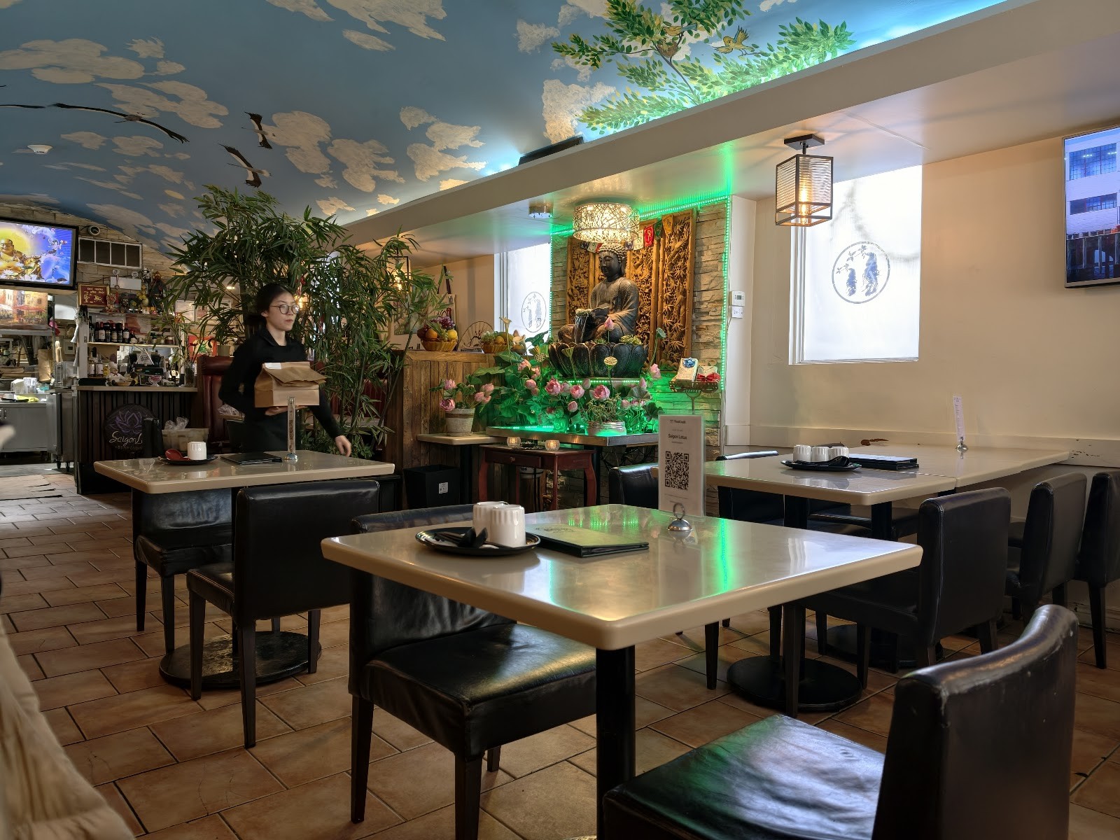 Saigon Lotus: the place