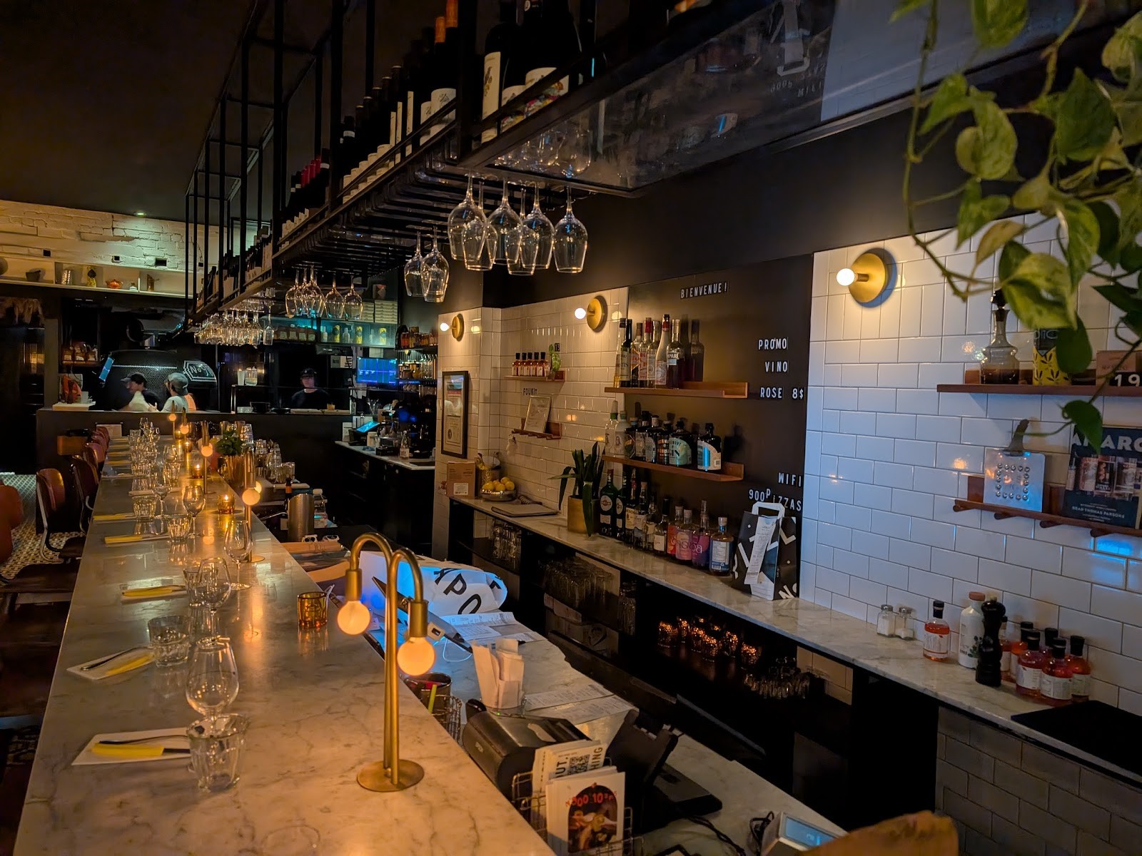 Pizzéria NO.900 - Quartier des spectacles: the place