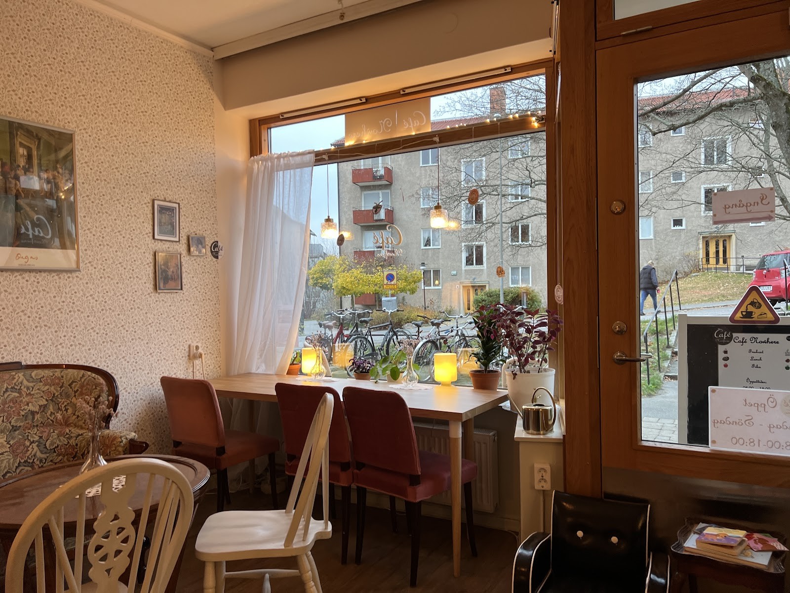 Café Nowhere: the place