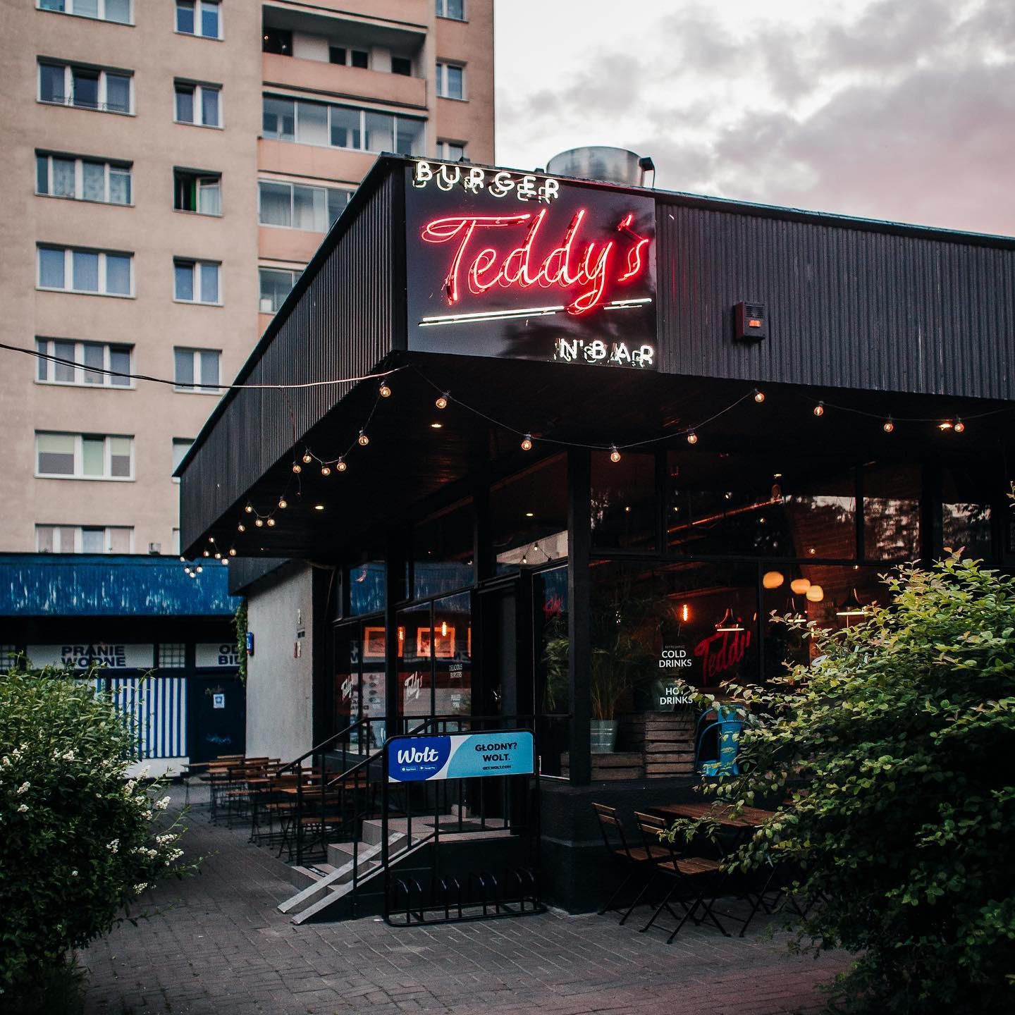 Teddy's Burger N' Bar: the place