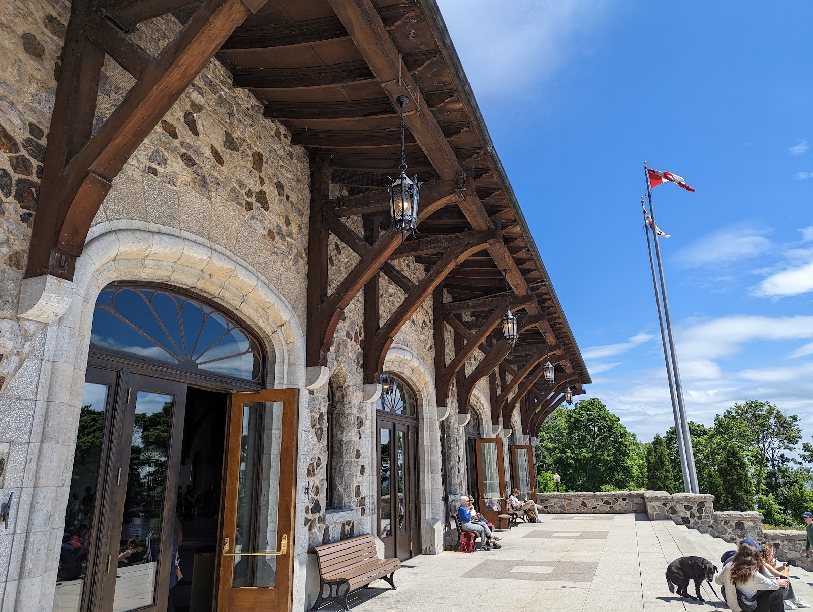Mount Royal Chalet: the place