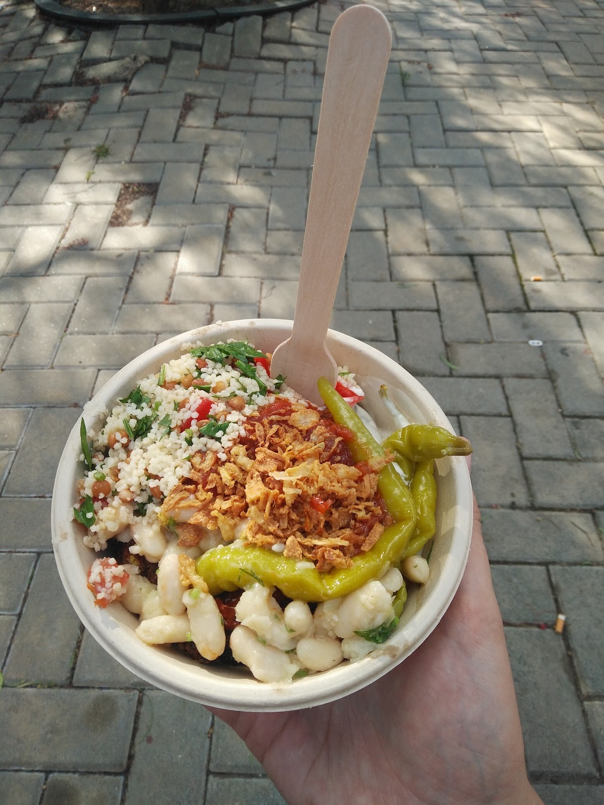 Falafel Pedralbes: food & drinks
