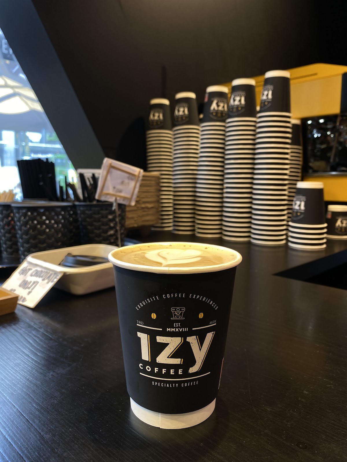 Izy Coffee: food & drinks