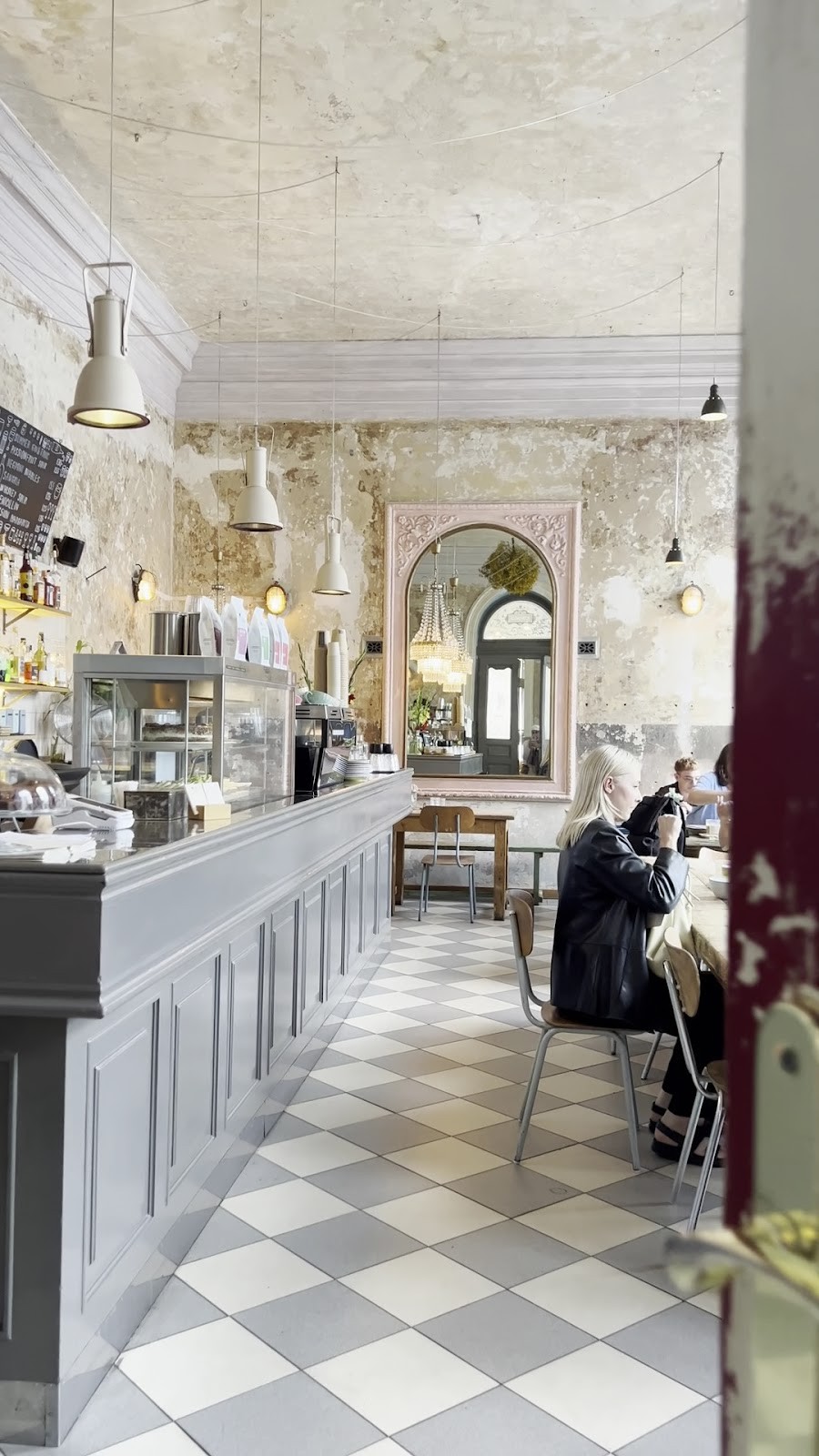 Cafe Letka: the place
