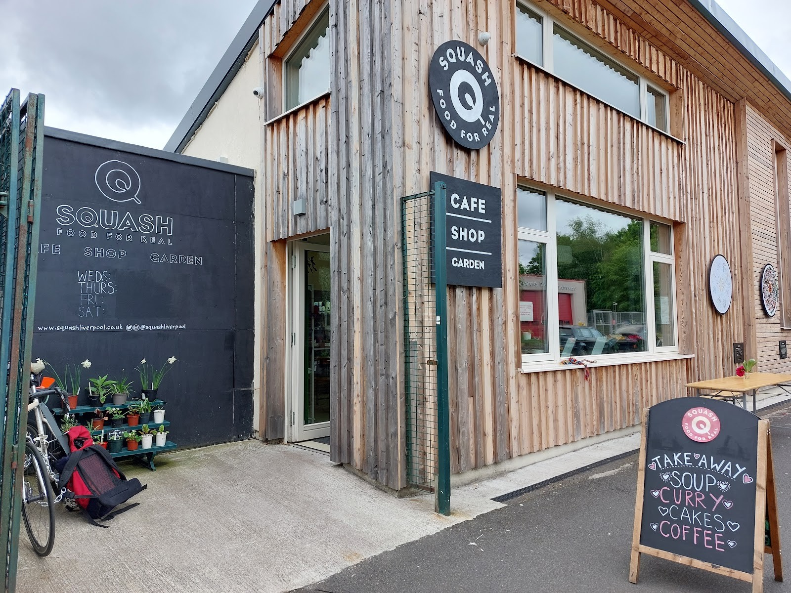 Squash Cafe & Shop: the place
