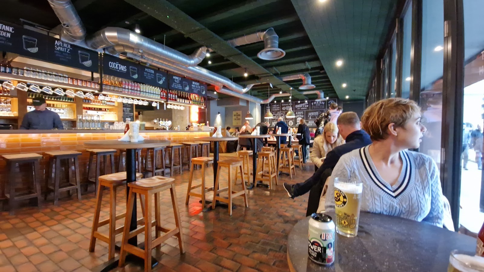 Honest Burgers St Katharine Docks: the place