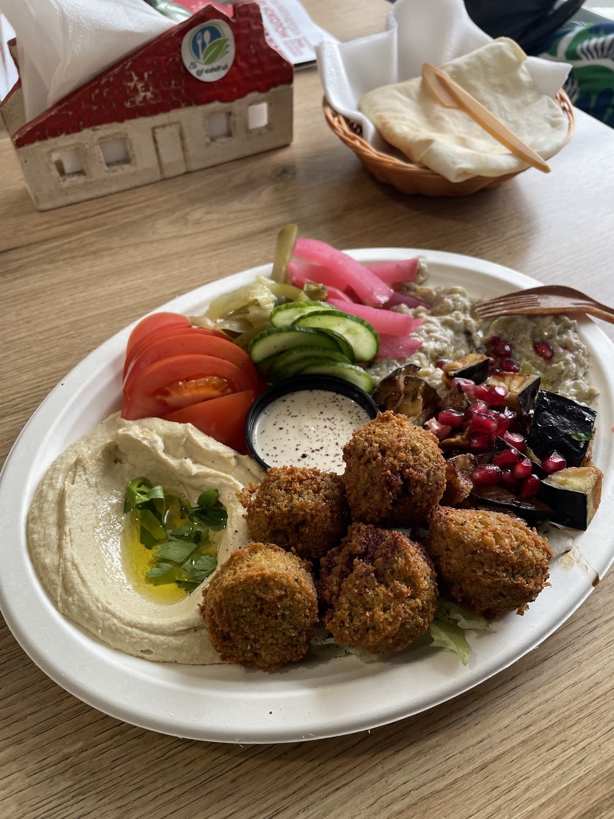 Falafel Full hummus falafel: food & drinks