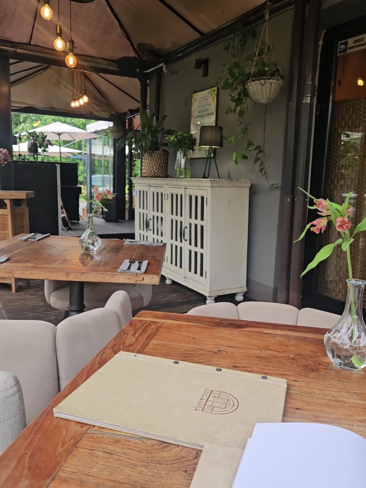 Restauracja Szklarnia: the place