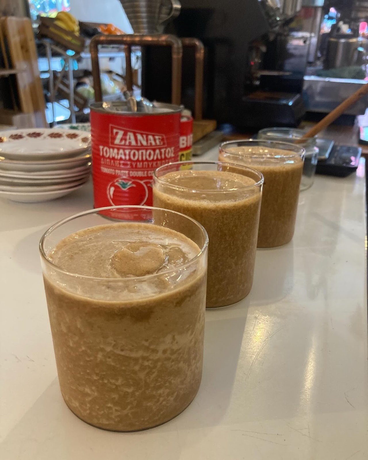 EZ & Moss: food & drinks