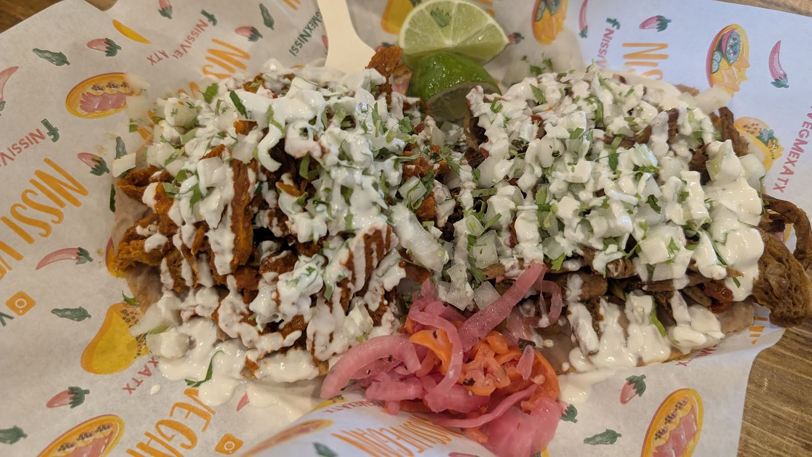 Nissi Vegan Méxican Cuisine: food & drinks