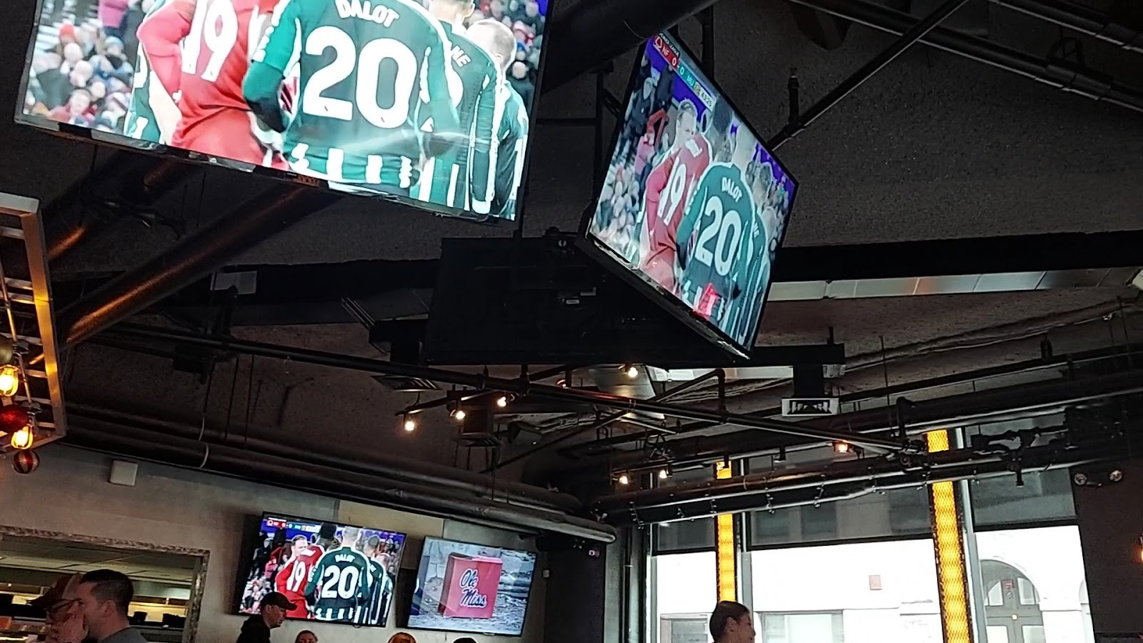 Warehouse Kitchen + Sports Bar: the place