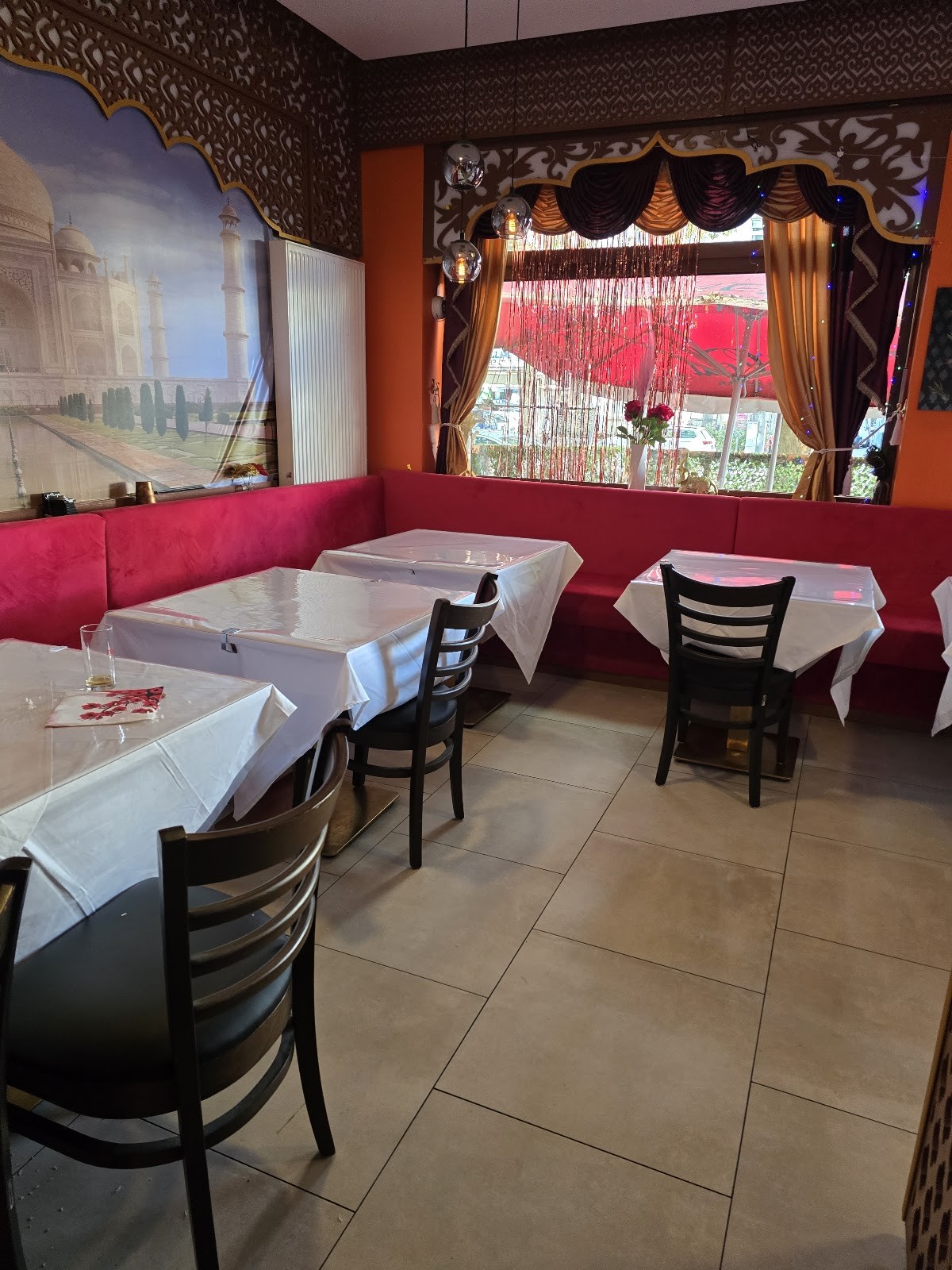 Tandoori Mahal: the place