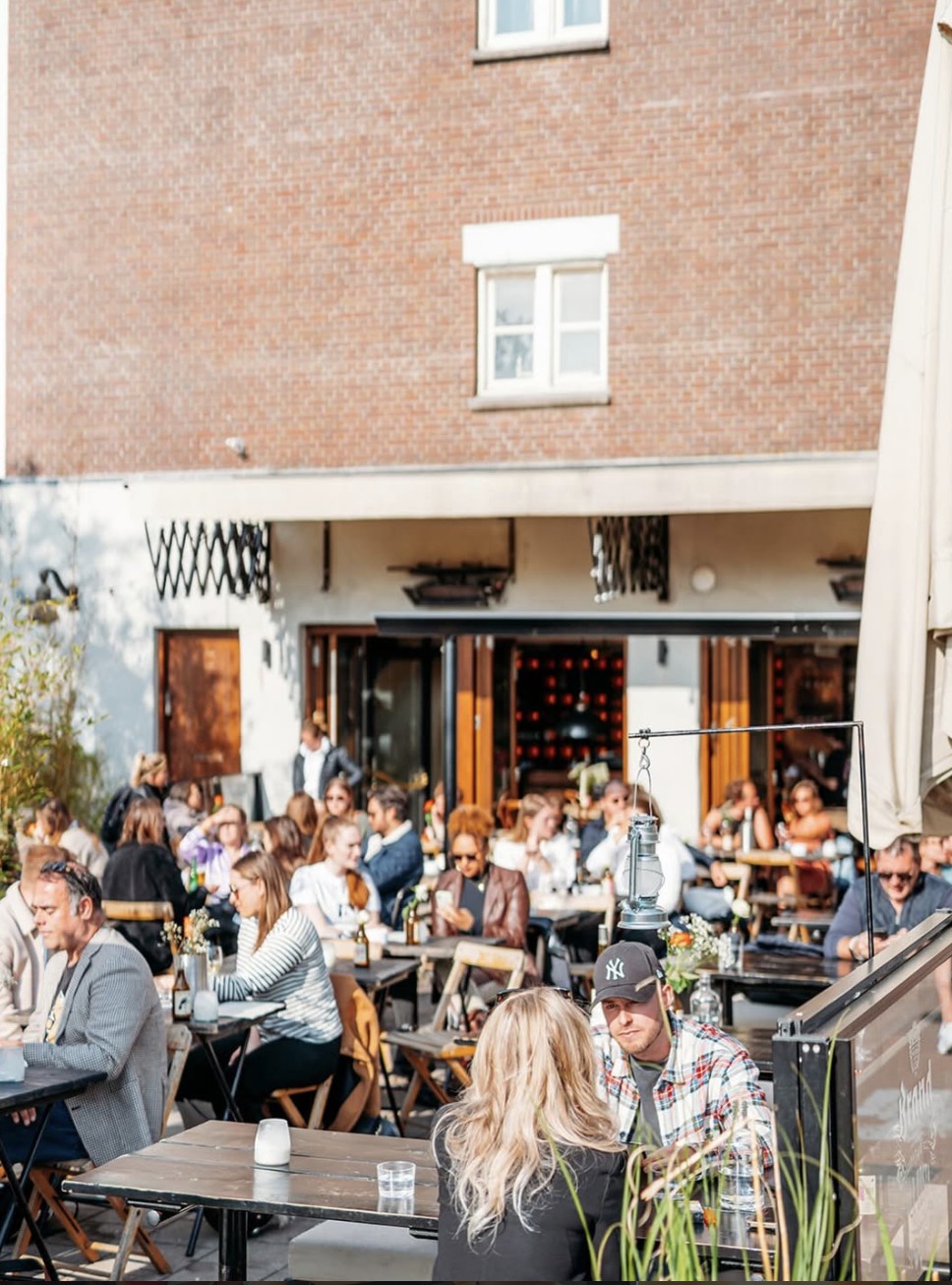 Bar Kosta | Food & Drinks: the place