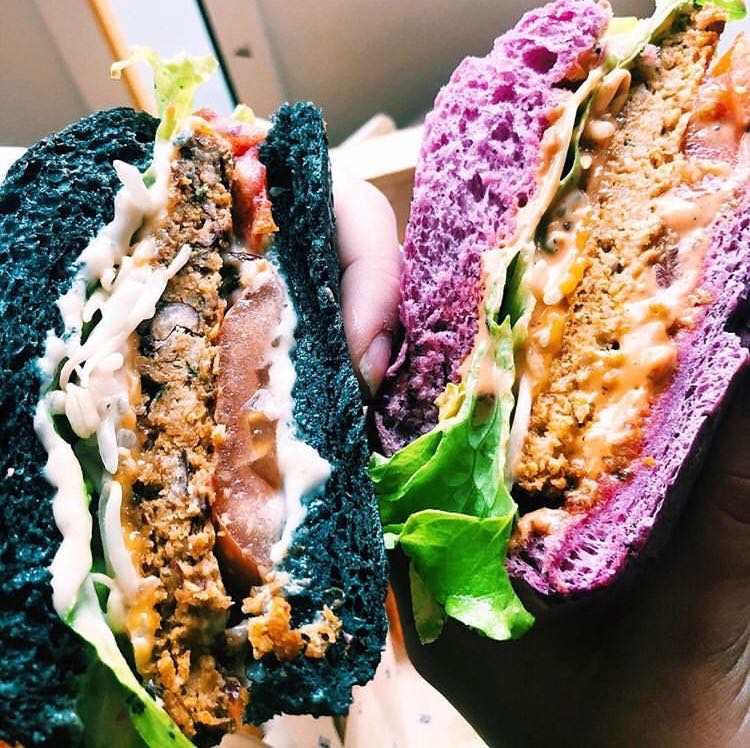 Flower Burger - Porta Genova: food & drinks