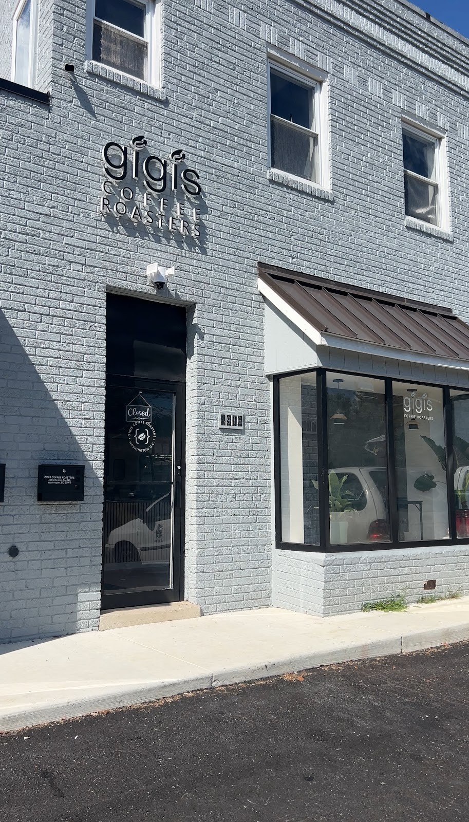GIGIS COFFEE ROASTERS: the place