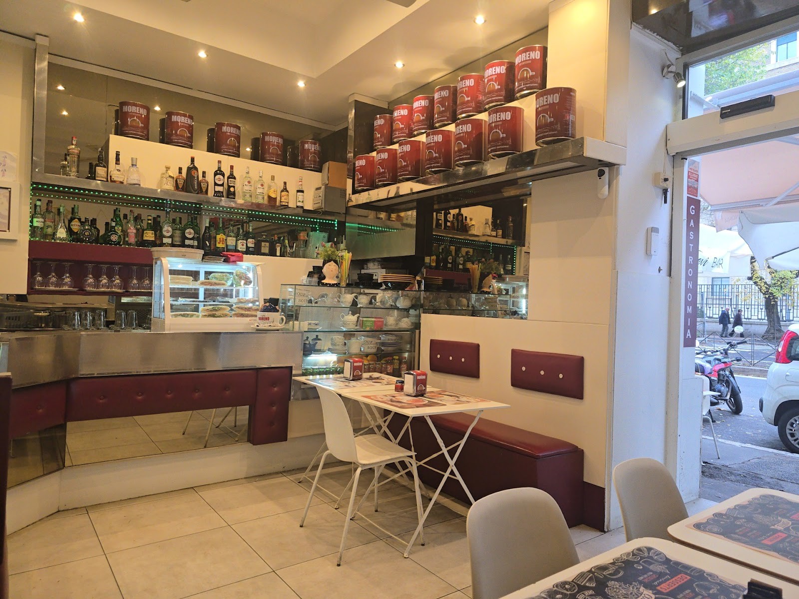 Bar Trevi IV Generazione: the place