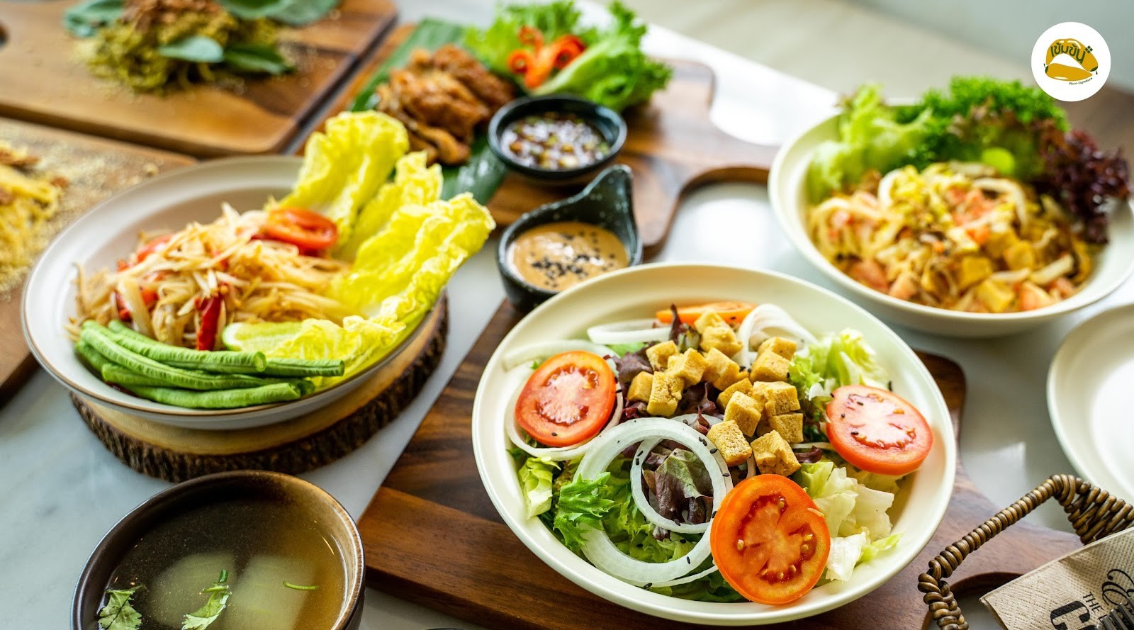 Kem-Kon Vegan Phahurat: food & drinks